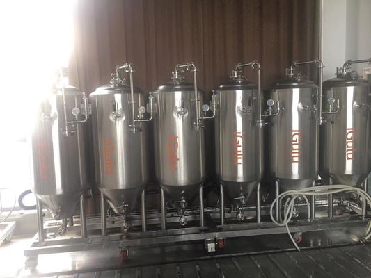 İyi bir fiyat. 316L Stainless Steel Beer Fermenter , Ss Brewing Conical Fermenter With Jacket çevrimiçi