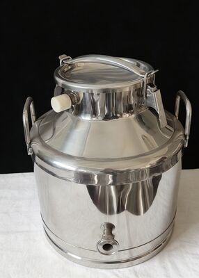 Food-Safe 304/316L Stainless Steel Milk Transport Can with Mirror Polished Surface and Quick-Release Clamp Design